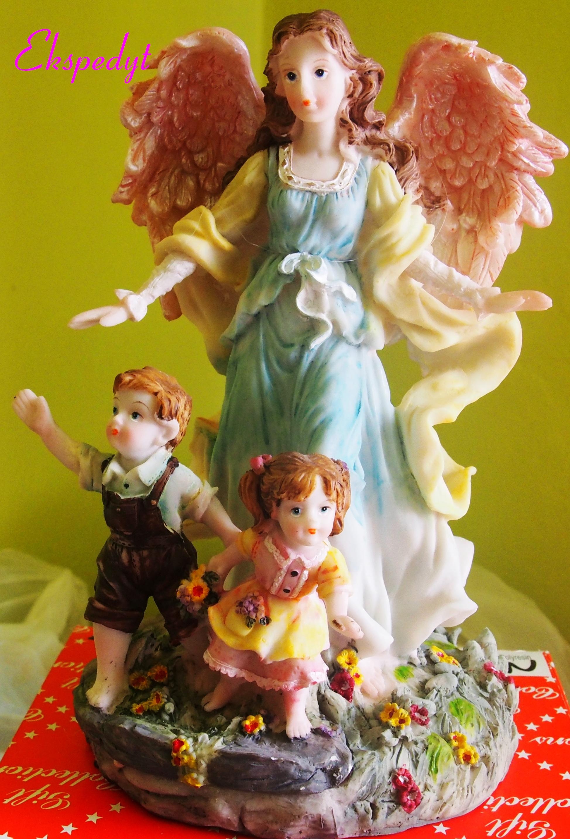 Figura Anioł Sróż z dziećmi